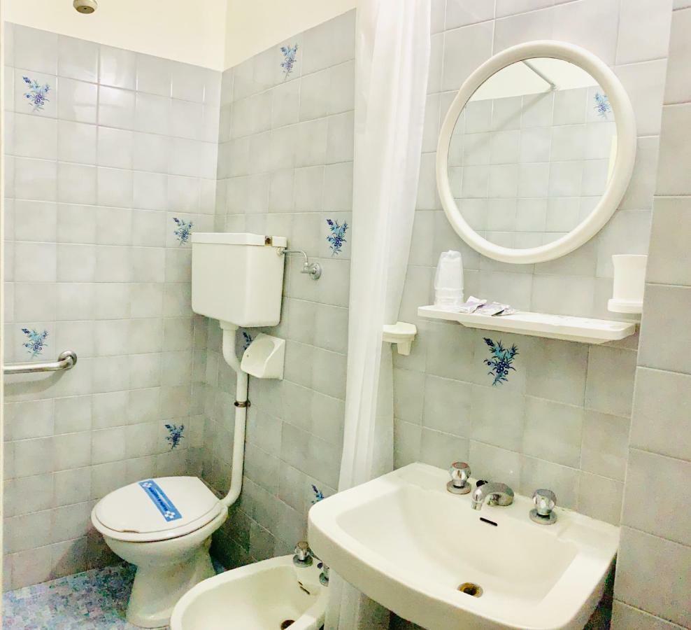 Hotel Urania à Fogliano Marina Extérieur photo